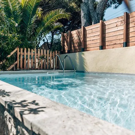 Maison Familiale Avec Piscine Privee A Pied Frais De Gestion Du Sejour 160e En Supplement A L'arrivee Family With Private Pool Within Walking Distance Management Fee 160e Payable Upon Arrival Villa Sainte-Maxime