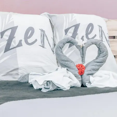 Maison Familiale Avec Piscine Privee A Pied Frais De Gestion Du Sejour 160e En Supplement A L'arrivee Family With Private Pool Within Walking Distance Management Fee 160e Payable Upon Arrival * Sainte-Maxime