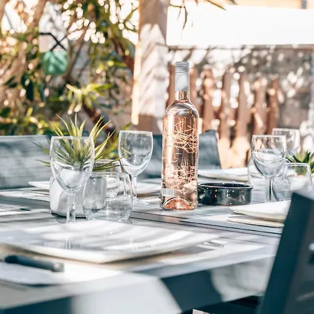 Villa Maison Familiale Avec Piscine Privee A Pied Frais De Gestion Du Sejour 160e En Supplement A L'arrivee Family With Private Pool Within Walking Distance Management Fee 160e Payable Upon Arrival *