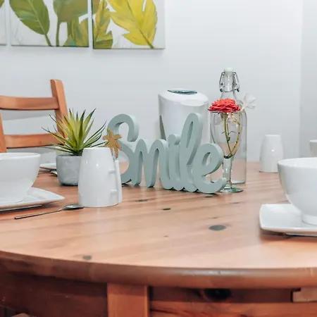 Villa Maison Familiale Avec Piscine Privee A Pied Frais De Gestion Du Sejour 160e En Supplement A L'arrivee Family With Private Pool Within Walking Distance Management Fee 160e Payable Upon Arrival Sainte-Maxime