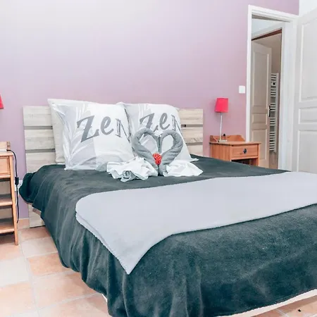 Villa Maison Familiale Avec Piscine Privee A Pied Frais De Gestion Du Sejour 160e En Supplement A L'arrivee Family With Private Pool Within Walking Distance Management Fee 160e Payable Upon Arrival *