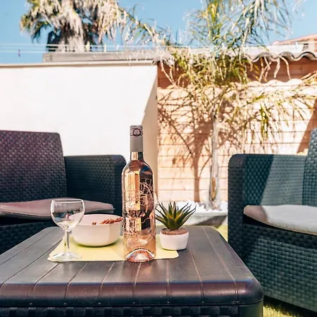 Maison Familiale Avec Piscine Privee A Pied Frais De Gestion Du Sejour 160e En Supplement A L'arrivee Family With Private Pool Within Walking Distance Management Fee 160e Payable Upon Arrival * Sainte-Maxime