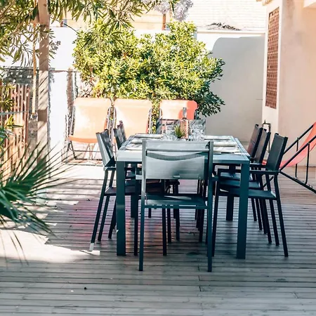 Maison Familiale Avec Piscine Privee A Pied Frais De Gestion Du Sejour 160e En Supplement A L'arrivee Family With Private Pool Within Walking Distance Management Fee 160e Payable Upon Arrival Villa Sainte-Maxime