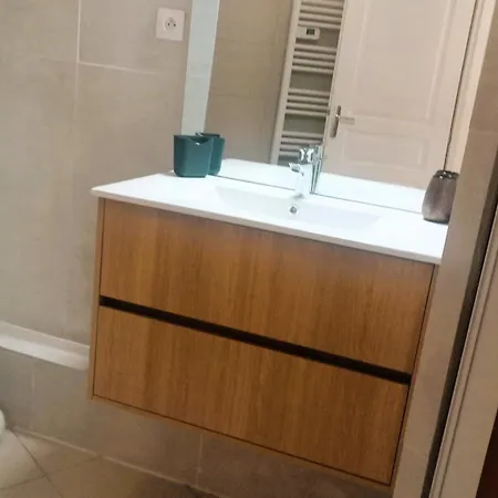 Villa Privé, A Pied Piscine, Parking 2 Voitures, 3 2 Sdb