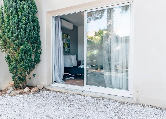 Villa Maison Familiale Avec Piscine Privee A Pied Frais De Gestion Du Sejour 160e En Supplement A L'arrivee Family With Private Pool Within Walking Distance Management Fee 160e Payable Upon Arrival *